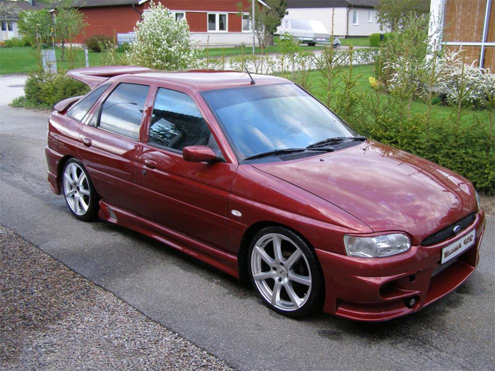 Escort från sidan  orörd.jpg