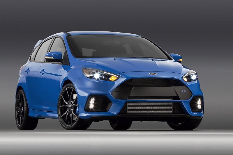 16FordFocusRS_01_HR.jpg