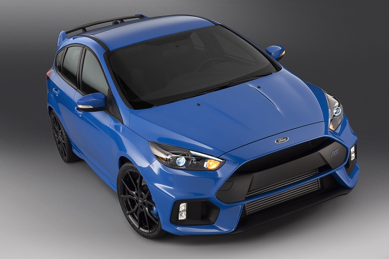 16FordFocusRS_02_HR.jpg