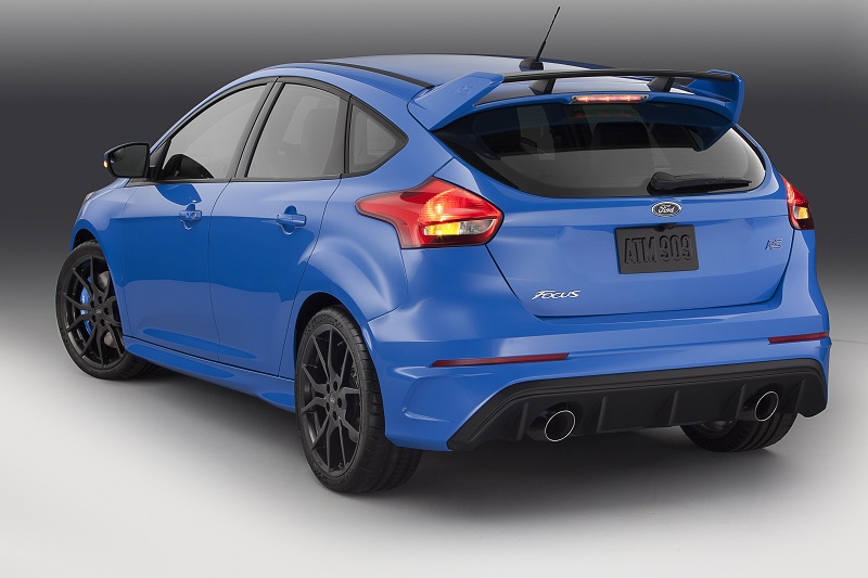 16FordFocusRS_03_HR.jpg