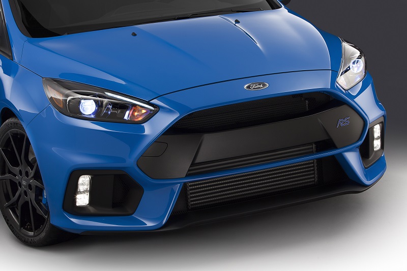 16FordFocusRS_04_HR.jpg