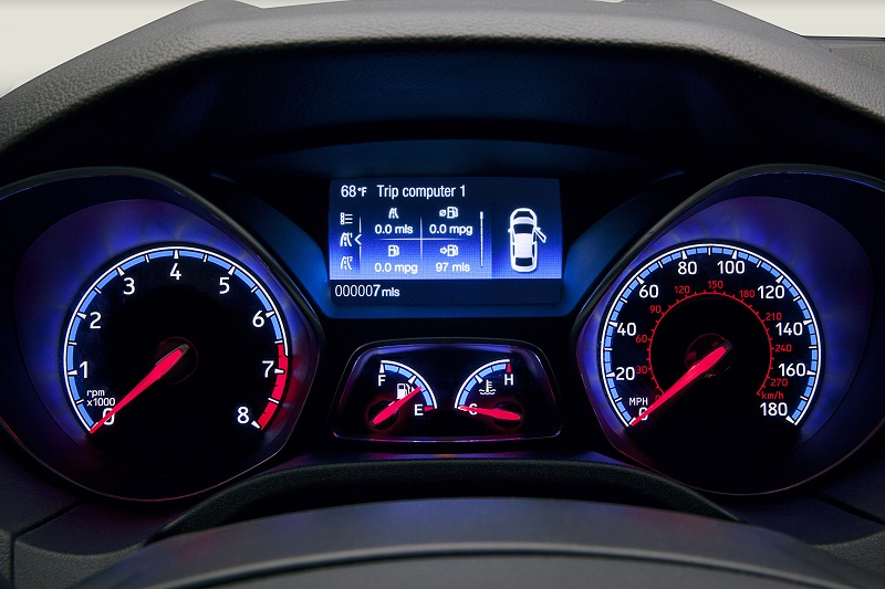 16FordFocusRS_07_HR.jpg