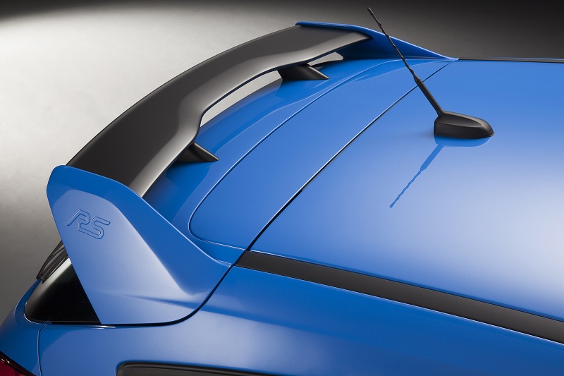 16FordFocusRS_11_HR.jpg