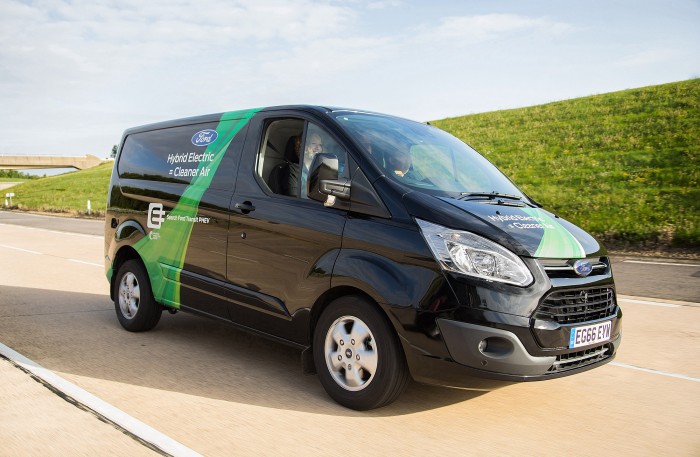 ford-transit-laddhybrid-700x457.jpg