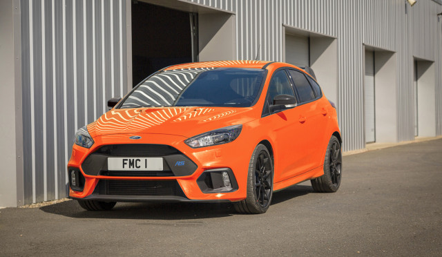 2018-ford-focus-rs-heritage-edition_100643260_m.jpg