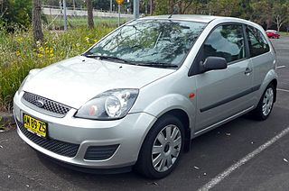 2006_Ford_Fiesta_(WQ)_LX_3-door_hatchback_(2009-11-16).jpg