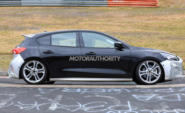 2019-ford-focus-st-spy-shots--image-via-s-baldauf-sb-medien_100666021_m.jpg