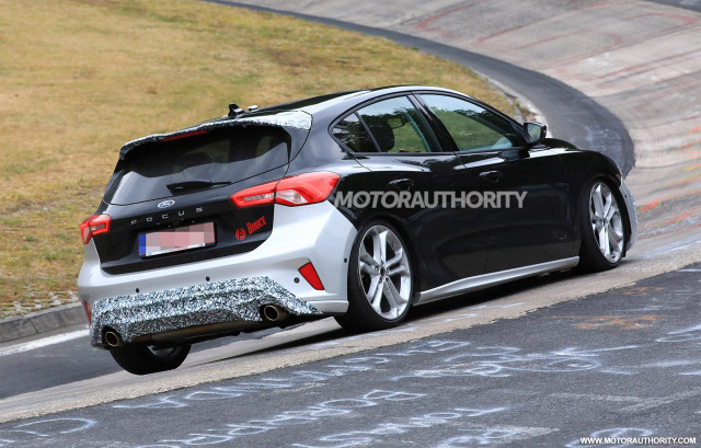 2019-ford-focus-st-spy-shots--image-via-s-baldauf-sb-medien_100666022_m.jpg