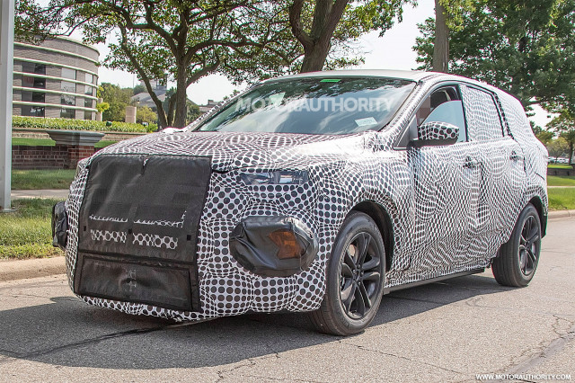 2020-ford-electric-suv-spy-shots--image-via-s-baldauf-sb-medien_100667903_m.jpg