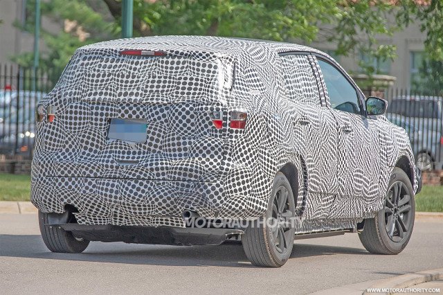 2020-ford-electric-suv-spy-shots--image-via-s-baldauf-sb-medien_100667920_m.jpg