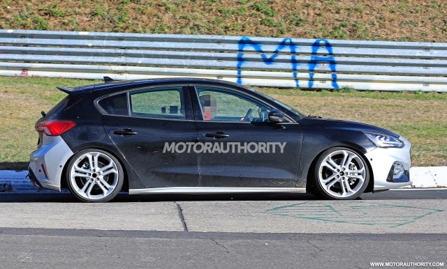 2019-ford-focus-st-spy-shots--image-via-s-baldauf-sb-medien_100676261_m.jpg