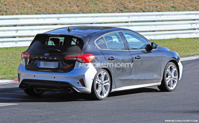 2019-ford-focus-st-spy-shots--image-via-s-baldauf-sb-medien_100676263_m.jpg
