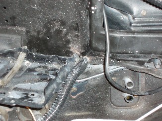 kabeldragning vid batteriet.jpg